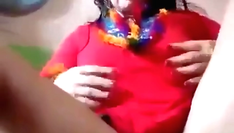 Mature brunette milf show her pussy in webcam solo