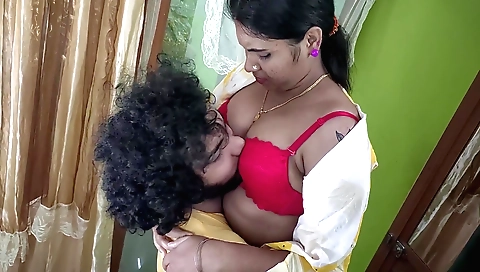 Indian mature teacher with a sexy bra and a small teat