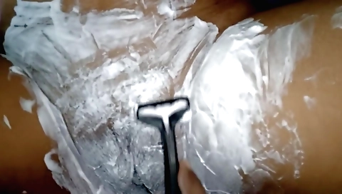 Indian slut in a pink bikini gets her pussy stretched