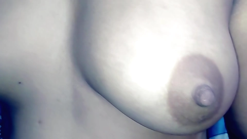 Indian girl watches her husbands webcam and fucks it