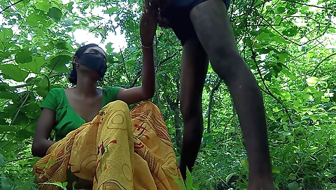 Amateur brunette couple gets naked and makes love outdoors