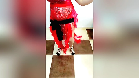 Solo female masturbating in her bedroom with her fingers