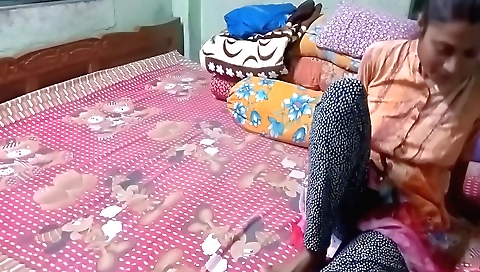 Webcam stepsister giving a handjob and licking a cock