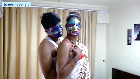 Indian teen girl dances and moans in the sex video