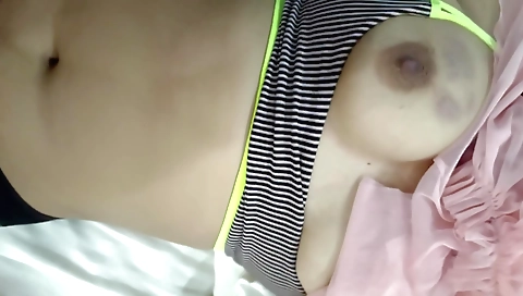 Indian brunette bhabhi masturbates and rubs hairy and hairy pussy