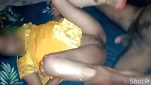 Indian girl with natural tits has her pussy fucked