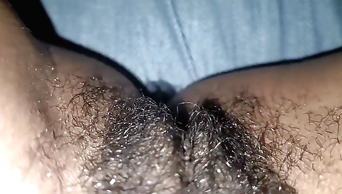 Indian hairy girl makes a natural amateur solo vid