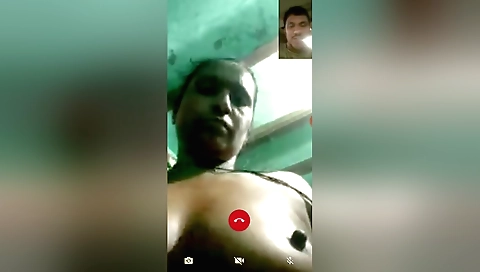 Indian hottie has a sexy amateur solo vid with her lover