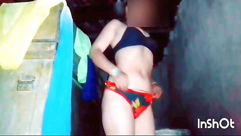 Amateur brunette with a hot pussy is fucking alone