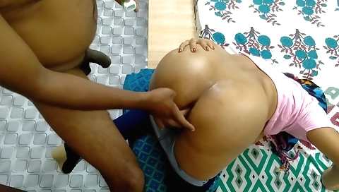 Indian stepmom wasnt expecting a dick in her ass when she did it