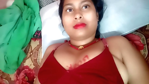 Indian girl gets her tight pussy fucked in a deepthroat