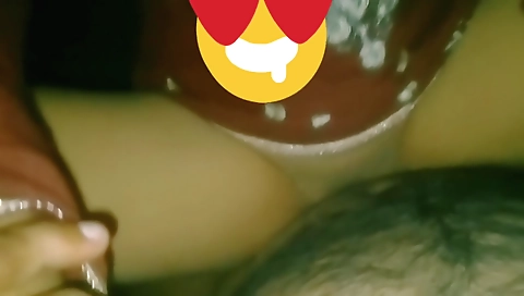 Amateur brunette video with a sexy smile and a sexy body