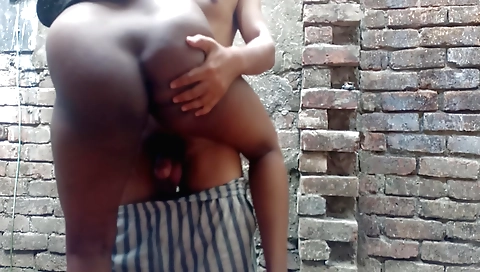 Indian girl 18+ video showing her nice body and face