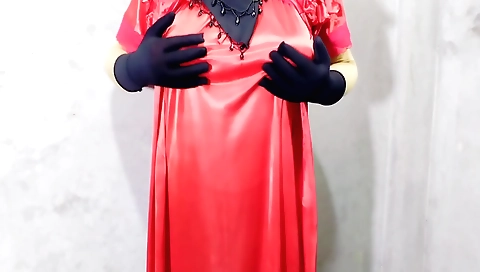 Indian solo girl with a big ass gets wet and fucked