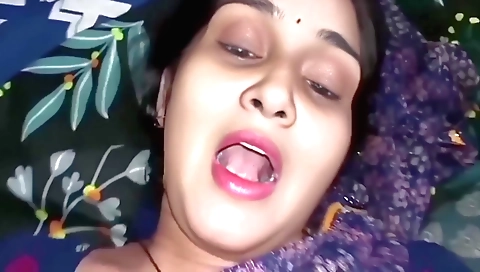 Indian amateur porn video with brunette 18-year-old aunt