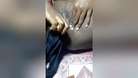 Hindi solo video with a cute black top hairy chick