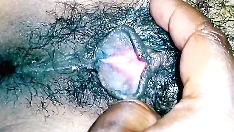 I'm a horny amateur girl who loves having my boyfriend fuck me