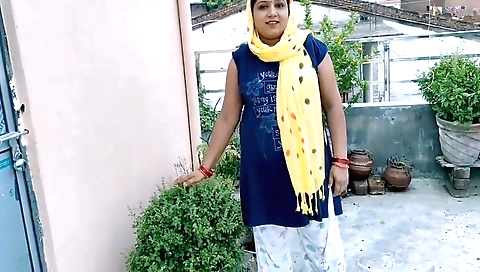 Excellent brunette 18+ amateur brunette in outdoors 18+