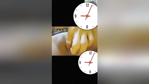 Today exclusive-desi chick shows her boobs on webcam