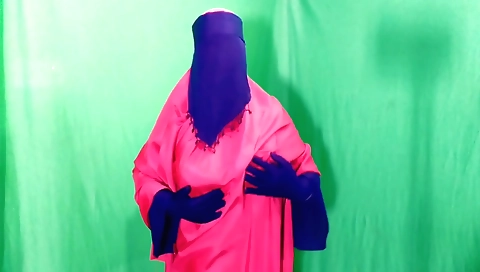 Indian housewife enjoys her night with the house servant