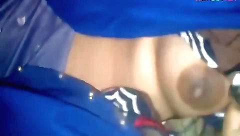 Muslim girlfriend enjoying in her own body on a bus