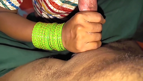 Indian slut in sexy pantyhose gets her pussy creampied