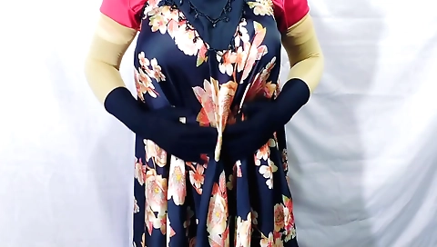 Indian lady is fucking her neighbor in her living room