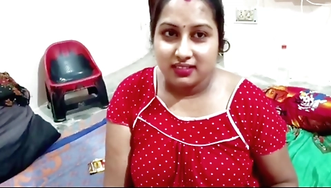 Mature stepmom fucks her hairy pussy with her stepson