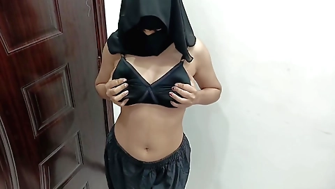 Amateur desi 18+ girl with big tits shows her legs