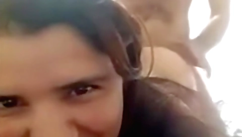 Petite lesbienne blonde 18 ans 18 ans en volant au devant de l'éclair