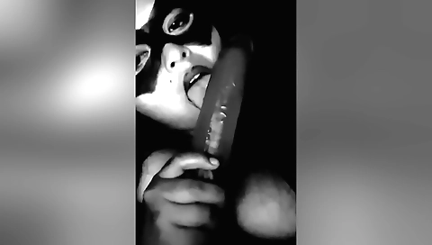 Indian amateur video showing a hot solo girl with dildo