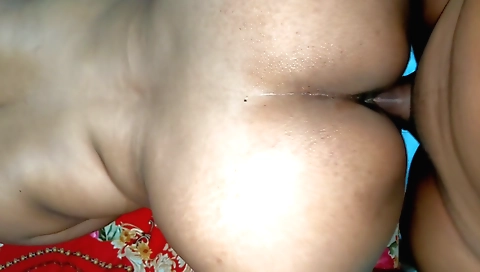 Indian babe with big ass gets her hole fucked in amateur