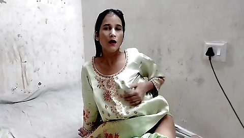 Indian amateur beauty with natural boobs takes off her panties