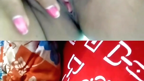 Webcam amateur camgirl with amazing boobs on a bed