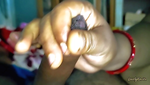 Amateur handjob on her pussy for fun in the pov video