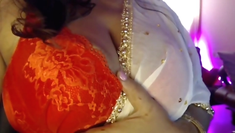 Big tits pornstar solo amateur video with vibrator