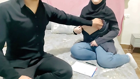 Indian girl with a big round ass is getting a big dick