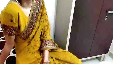 Teacher Had Sex With Students 18+ In Room And Enjoy Very Well