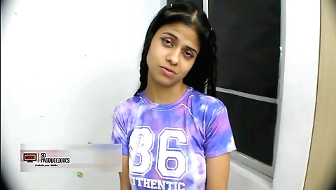 Indian slut wants to feel a passionate sex with a gorgeous guy