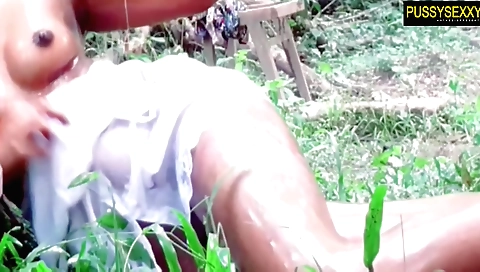 Amateur female video with beautiful face in hot outdoor sex