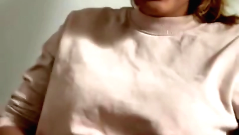 Indian brunette gets creampie in the washing machine