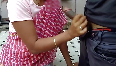 Indian Hot Desi Aunty Ki Mast Chodai - Indian Desi Aunty In Lehnga