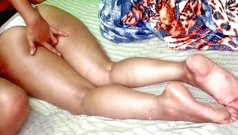 Indian amateur brunette fucks my dick in missionary position