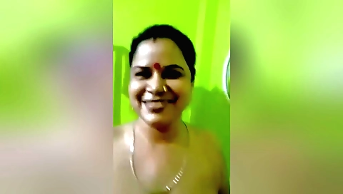 Chubby brunette in amateur solo xxx video 3d video