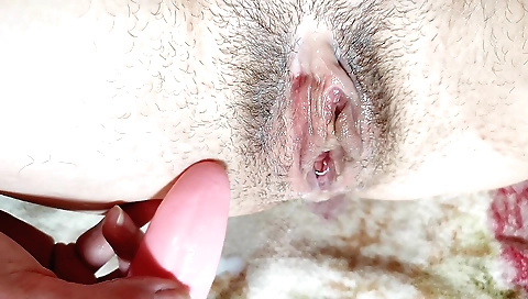 Indian hottie with a big body shows her hairy body